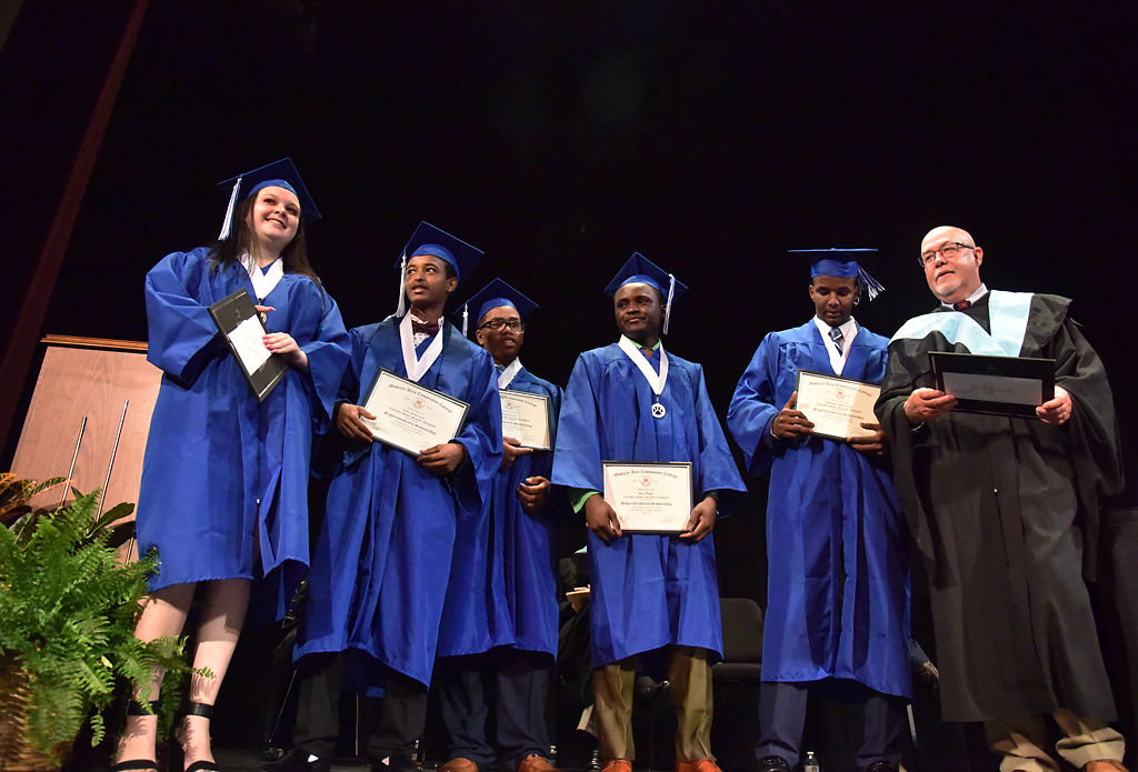 Six students are awarded the MACC Superintendent Scholarship